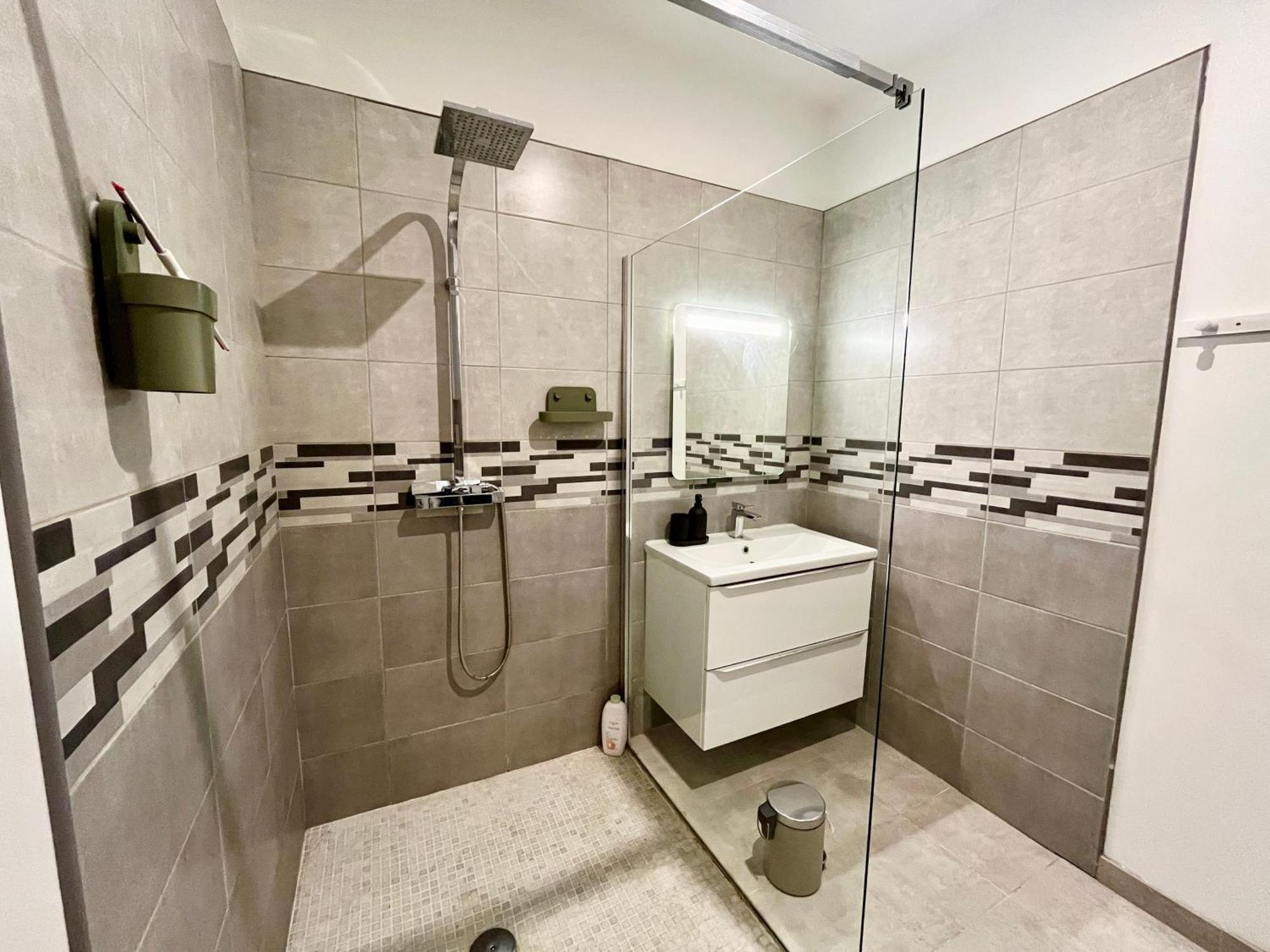 Le Riquet - Parking Et Jardin Prive, Clim, Rdc Apartment Кастелнодари Екстериор снимка